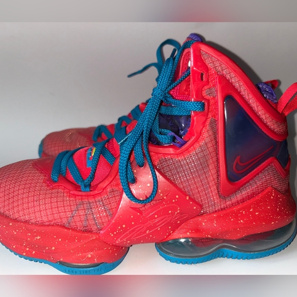 Nike LeBron 19 Basketball Shoes - Picture 9 of 9